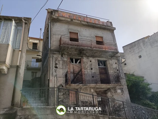 Appartamenti in Vendita - Panoramica casa indipendente