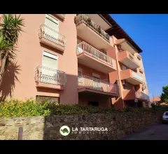 Appartamenti in Vendita - Appartamento con panoramico terrazzo vicino al mare