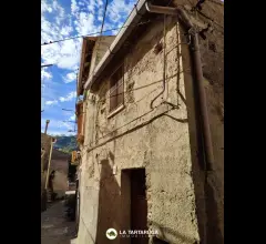 Appartamenti in Vendita - Casa  indipendente su due livelli