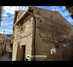 Appartamenti in Vendita - Casa  indipendente su due livelli