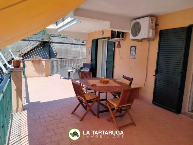 Appartamenti in Vendita - Appartamento vista mare