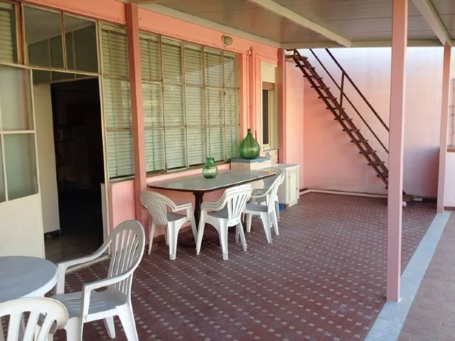 Appartamenti in Vendita - Casa singola con ampi spazi esterni
