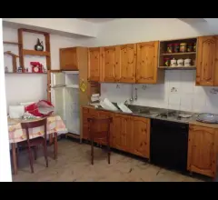 Appartamenti in Vendita - Casa singola con ampi spazi esterni