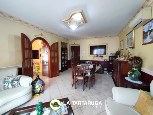Appartamenti in Vendita - Appartamento in tranquillo condominio vicino al mare