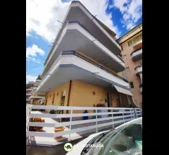 Appartamento in condominio con ampia veranda