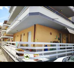 Appartamenti in Vendita - Appartamento in condominio con ampia veranda
