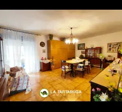 Appartamenti in Vendita - Appartamento in condominio con ampia veranda