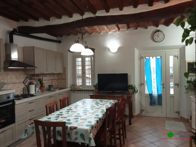 Graziosa casa di corte completamente ristrutturata