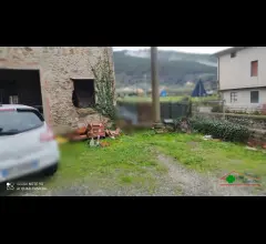Appartamenti in Vendita - Bel rustico in aperta campagna con posti auto e spazio verde recintabile