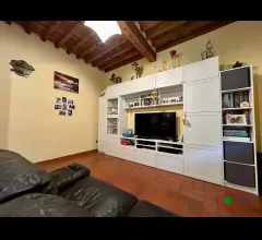 Appartamenti in Vendita - Grazioso appartamento con cantina zona piaggione