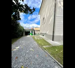 Appartamenti in Vendita - Bellissima villa storica a due passi dal centro storico
