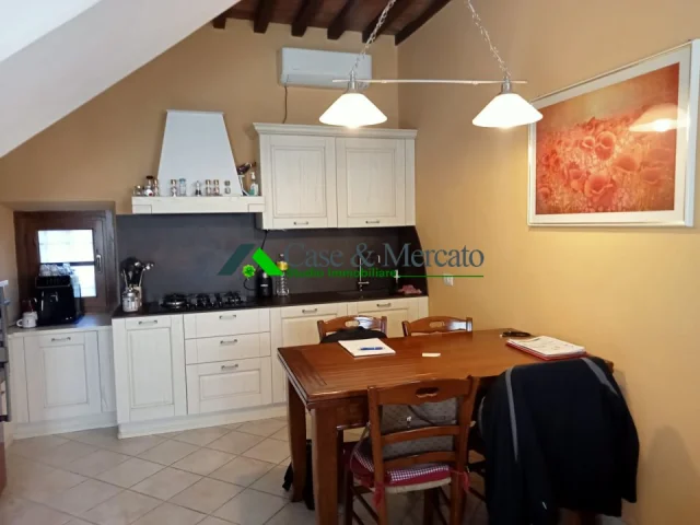 Appartamenti in Vendita - Grazioso terratetto completamente ristrutturato con giardino