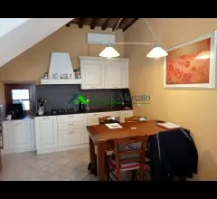 Appartamenti in Vendita - Grazioso terratetto completamente ristrutturato con giardino