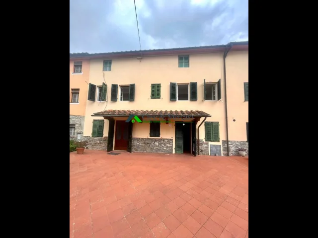 Appartamenti in Vendita - Splendida casa in stile toscano