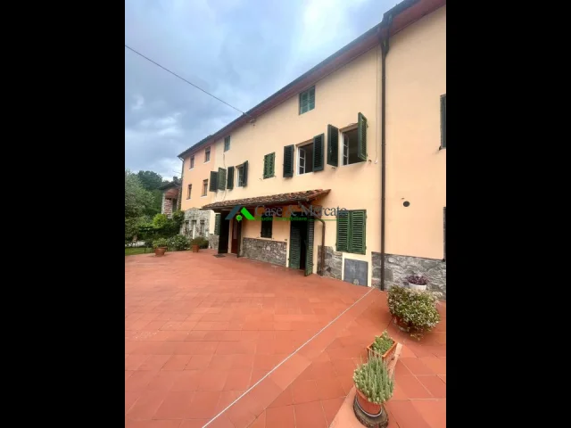 Appartamenti in Vendita - Splendida casa in stile toscano