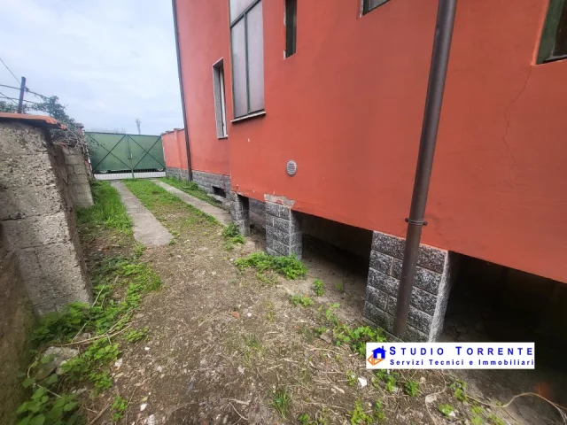 Appartamenti in Vendita - Due locali con giardino e posto auto