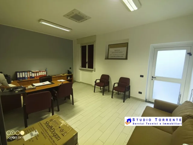 Appartamenti in Vendita - Per uso investimento ufficio a rendita