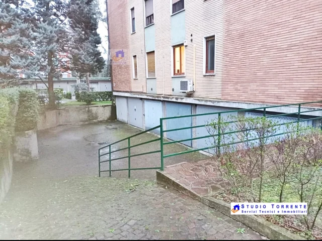 Appartamenti in Vendita - Tre locali cucina abitabile con box