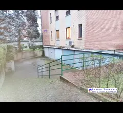 Appartamenti in Vendita - Tre locali cucina abitabile con box