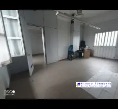 Appartamenti in Vendita - Ufficio adatto ad uso magazzino