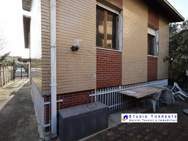 Appartamenti in Vendita - Villa libera sui 4 lati