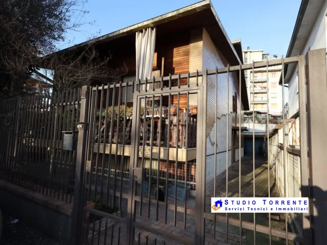 Appartamenti in Vendita - Villa libera sui 4 lati