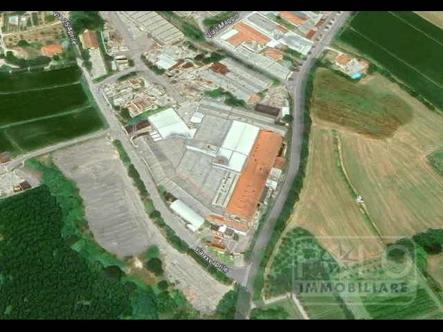 Appartamenti in Vendita - Complesso immobiliare ex falegnameria industriale 8.800mq