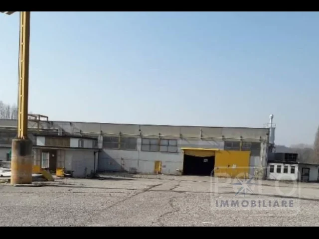 Appartamenti in Vendita - Complesso immobiliare ex falegnameria industriale 8.800mq