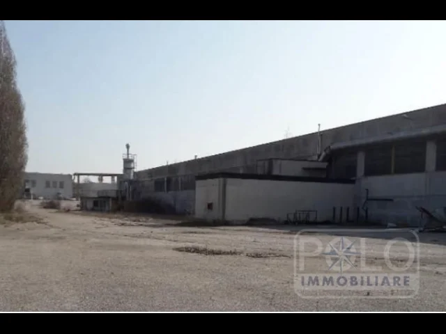 Appartamenti in Vendita - Complesso immobiliare ex falegnameria industriale 8.800mq