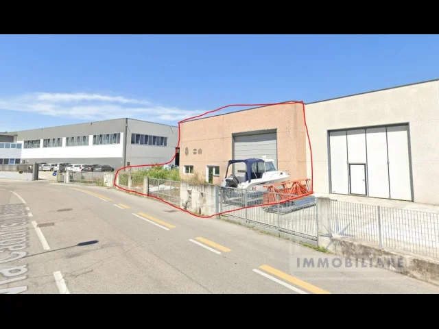 Appartamenti in Vendita - Capannone produttivo di circa 800mq