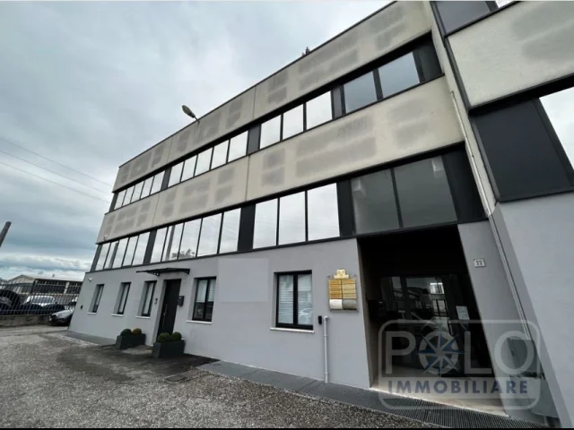 Appartamenti in Vendita - Uffici di 264mq in contensto direzionale
