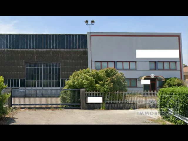 Appartamenti in Vendita - Opificio industriale con palazzina uffici per circa 2950mq!
