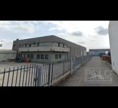 Appartamenti in Vendita - Capannone 1113mq altezza 6.5mt, con uffici e corte privata