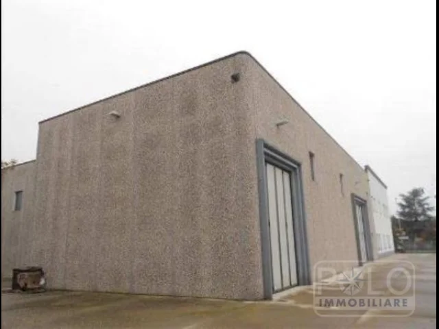 Appartamenti in Vendita - Capannone industriale con uffici di 1500mq altezza 6.9mt