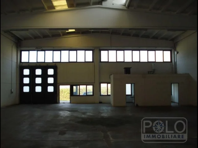 Appartamenti in Vendita - Mantova - magazzino di ottimo stato di 515mq alto 6.5mt!
