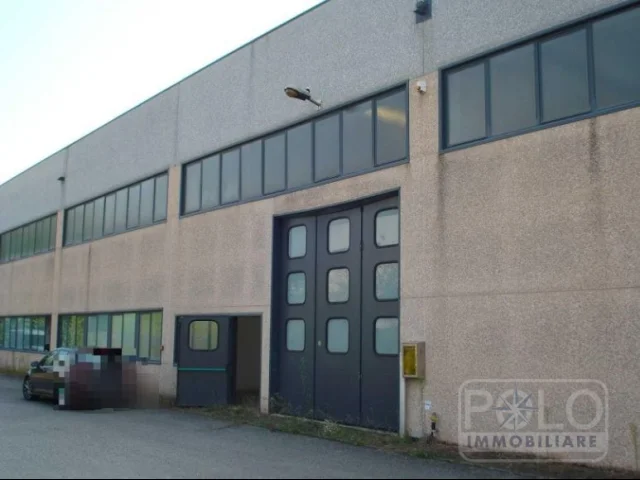 Appartamenti in Vendita - Mantova - magazzino di ottimo stato di 515mq alto 6.5mt!
