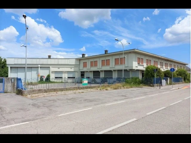 Appartamenti in Vendita - Gaiarine (tv) - complesso industriale con uffici e terreni