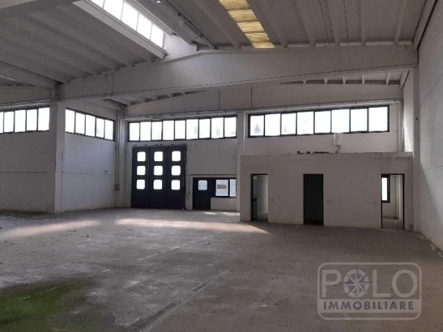 Appartamenti in Vendita - Mantova - magazzino in ottimo stato di 800mq alto 6.5mt!