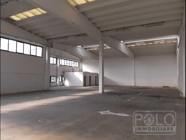 Appartamenti in Vendita - Mantova - magazzino in ottimo stato di 800mq alto 6.5mt!
