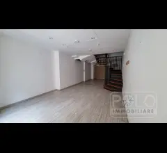 Appartamenti in Vendita - Negozio adiacente portoni borsari, verona, centro storico
