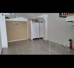 Appartamenti in Vendita - Negozio adiacente portoni borsari, verona, centro storico