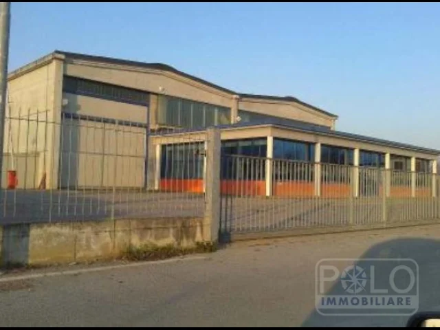 Appartamenti in Vendita - 2 capannoni da 1200 mq cad. e uffici di 225mq su lotto indip