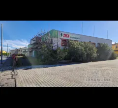Appartamenti in Vendita - Ex supermercato di 500mq coperti e piazzale di 1000mq