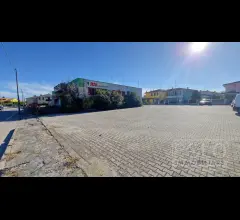 Appartamenti in Vendita - Ex supermercato di 500mq coperti e piazzale di 1000mq