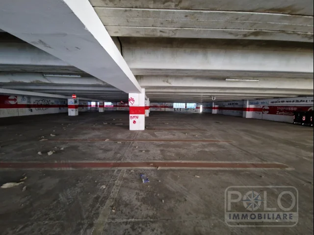 Appartamenti in Vendita - Palazzolo sull'oglio (bs) - ex supermercato di 3150 qm lordi con ampi parcheggi di pertinenza, magaz