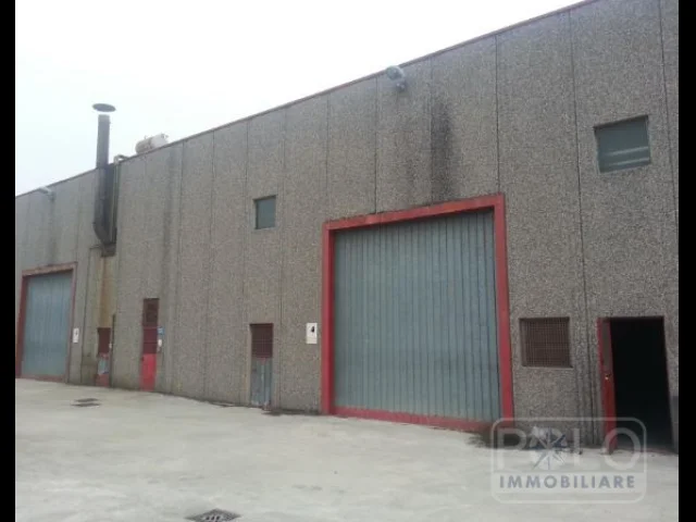 Appartamenti in Vendita - Capannone industriale 2671mq in buone condizioni