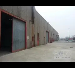 Appartamenti in Vendita - Capannone industriale 2671mq in buone condizioni