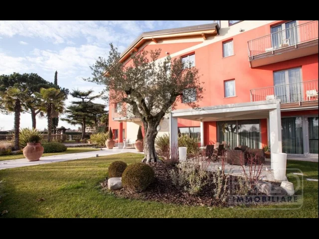 Verona - grazioso albergo 3 *** di 20 stanze ristrutturato!