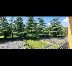 Appartamento ultimo piano con ampia terrazza e affaccio sul verde