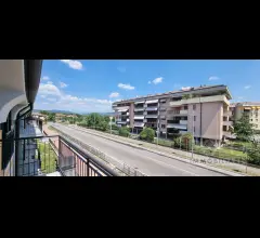 Appartamenti in Vendita - Appartamento ultimo piano con ampia terrazza e affaccio sul verde